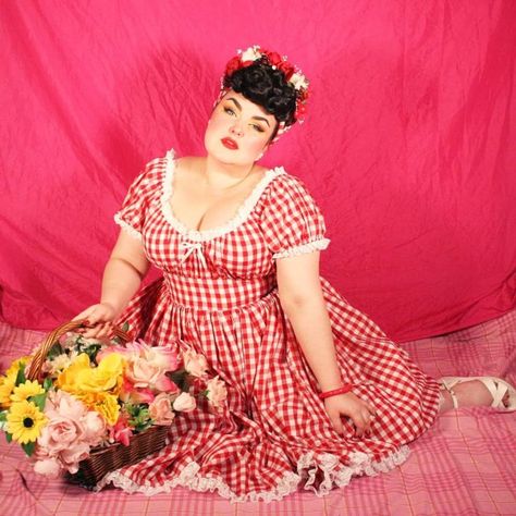 Retro Dresses 50s, Plus Size Retro Dresses, Eclectic Fashion Style, Plus Size Vintage Dresses, Plus Size Prom, Confident Style, Pin Up Dresses, Eclectic Fashion, Peasant Dress