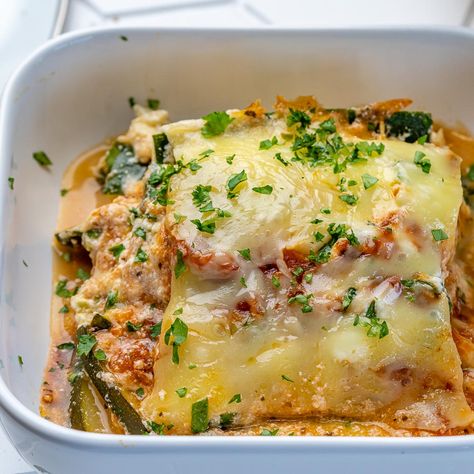 Slow Cooker Zucchini Lasagna Slow Cooker Zucchini, Slow Cooker Zucchini Lasagna, Cleanfoodcrush Recipes, Zucchini Shredded, Celiac Diet, Zucchini Lasagne, Gf Pasta, Meal Ready To Eat, Zucchini Lasagna