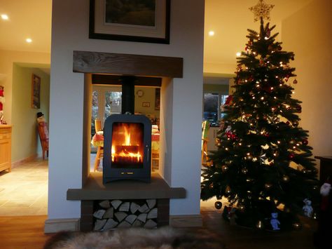 This is one of our fave customer pics. A stunning installation of a Vesta V8 Double sided stove at Christmas http://www.vestastoves.co.uk/shop/vesta-v8-double-sided-woodburning-stove Four Seasons Room With Wood Stove, Wood Stove Room Divider, Room Dividing Fireplace, Dual Aspect Log Burner, Free Standing Stove Living Rooms, Dual Aspect Fireplace, 2 Sided Fireplace Living Room, Kitchen Wood Stove, Double Sided Log Burner