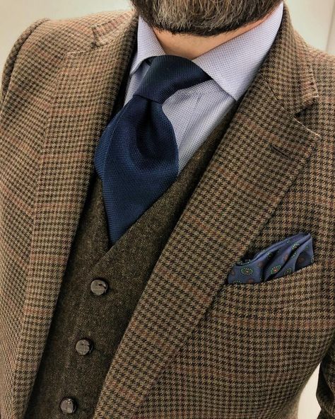 Brown Plaid Blazer Outfit Men, Brown Plaid Suit Men, Classy Suits Men, Mens Plaid Suit, Men Blazer Outfit, Mens Plaid Blazer, Plaid Suit Men, Plaid Blazer Outfit, Mens Outdoor Fashion