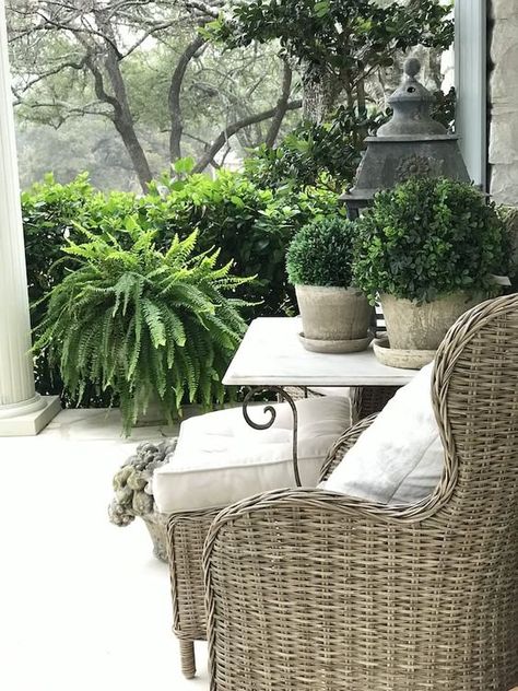 French Chic Home, French Country Porch, French Country Patio, French Patio, French Farmhouse Decor, Country Porch, French Country Farmhouse, French Country Cottage, Porch Design