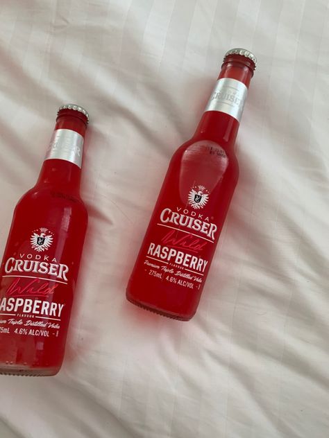 Vodka Cruisers Aesthetic, Cruisers Vodka, Vodka Cruiser, Mini Alcohol Bottles, Sticker Sleeve, Luxury Birthday Gifts, Pretty Alcoholic Drinks, Raspberry Vodka, Vodka Soda