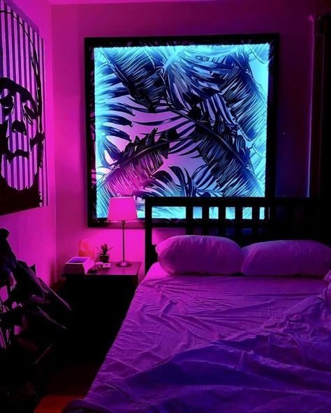 drewtangclan & thevoidrealm on ig Neon Wall Decor Bedroom, Bedroom Neon Lights Room Ideas, Synthwave Aesthetic Room, Synthwave Bedroom, Neon Apartment Aesthetic, Neon Room Aesthetic, Neon Interior Design, Neon Furniture, Zen Lighting