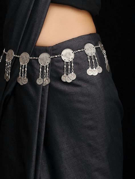 Navratri Belt, Silver Waist Chain, Oxidized Jewellery, Patiala Suit Designs, Oxidized Silver Necklace, Jewelry Knowledge, Waist Jewelry, Indian Jewelry Earrings, Necklace Set Indian