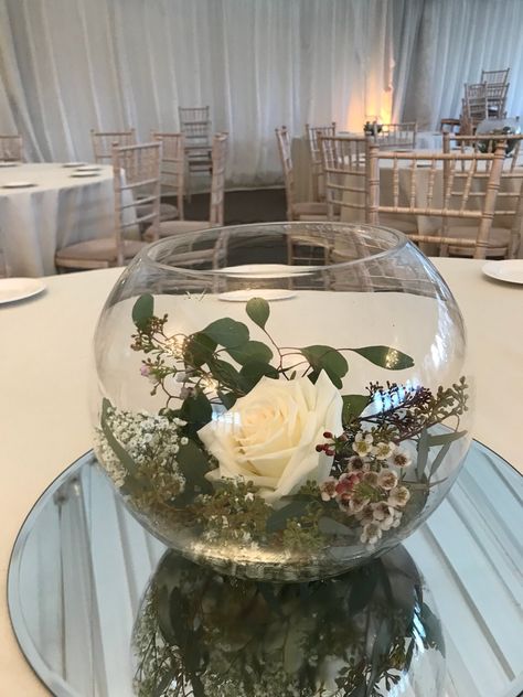 Fishbowl Centrepieces Wedding, Wedding Centerpieces Fishbowl, Fish Bowl Table Centerpiece, Fishbowl Wedding Centerpieces, Fishbowl Flower Arrangements, Fishbowl Centerpiece Wedding, Fish Bowl Wedding Centerpieces, Fish Bowl Ideas Decorations, Glass Bowl Decor Ideas Centerpieces