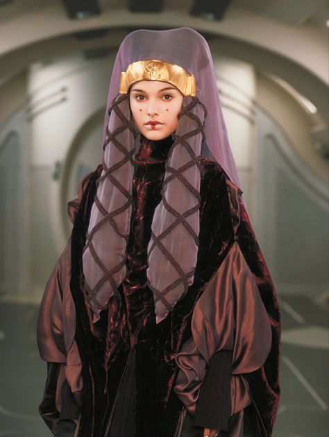 Star Wars Padme Amidala, Amidala Star Wars, Star Wars Shoes, Star Wars Padme, Queen Amidala, Star Wars Canon, Phantom Menace, Star Wars Fashion, Padme Amidala