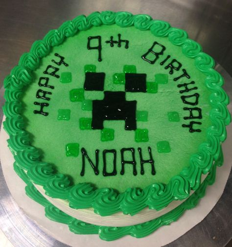 Minecraft Ice Cream Cake, Minecraft Round Cake, Homemade Minecraft Cake, Birthday Cake For 9 Year Boy, Minecraft Party Cake, Minecraft Cake Ideas Boys, Minecraft Cake Easy Simple, Minecraft Ice Cream, Diy Minecraft Cake