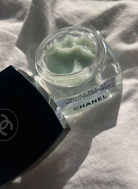 Hydra Beauty Chanel, Chanel Moisturizer, Chanel Hydra Beauty Creme, Chanel Skincare, Chanel Hydra Beauty, 2024 Wishlist, Perfect Skin Care Routine, Chanel Makeup, Chanel Logo