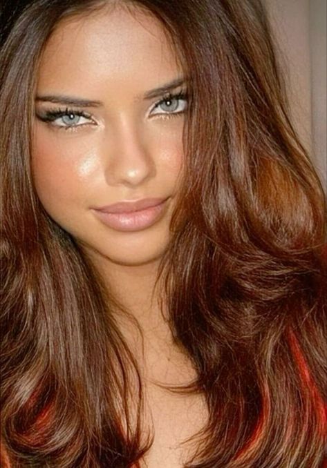 Adrianna Lima Icon, Adriana Lima Face Morph, Adriana Lima 2024, Adriana Lima Hair, Adriana Lima Outfit, Adriana Lima Face, Adriana Lima Makeup, 2000s Makeup Looks, Being Stalked