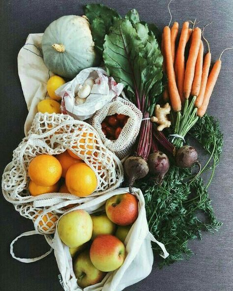 Organic Food Photography, Waste Free Living, Vegetables Photography, Organic Recipes Healthy, Organic Groceries, Organic Lifestyle, Beginner Yoga, Healthy Groceries, Eating Organic