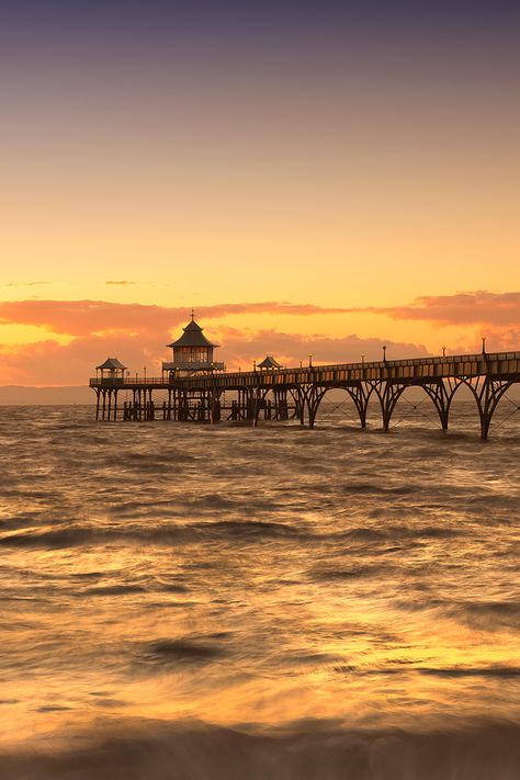 Clevedon Pier, Avon, UK Clevedon Pier, Kingdom Of Great Britain, England Uk, British Isles, Oh The Places Youll Go, Great Pictures, Places Around The World, Beautiful Beaches, Great Britain