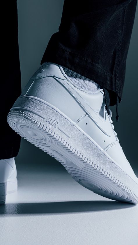 Back in stock! The Nike Air Force 1 'Triple White' Shop now: https://feature.com/collections/nike Foto Nike, Air Force 1 Triple White, Nike Air Force 1 Outfit Woman, Nike Air Force 1 Outfit Men, Air Force 1 Outfit Woman, Nike Shoes Photo, Nike Photography, Nike Air Force 1 White, Air Force One Shoes