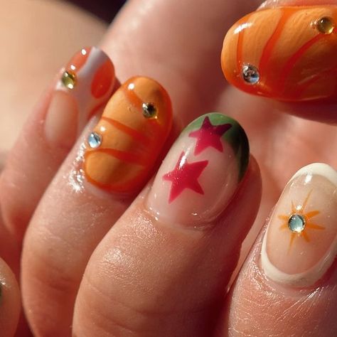 Tamami Page | TAMAMINAILS🌞 on Instagram: "🍄🍃🍂🌟  #fallnails #shortnails #nails #nailinspiration #nailideas #orangenails" Fishbowl Nails, Short Nail Almond Designs, Gel Nail Designs Orange, Gel On Real Nails, Watercolor Nails Tutorial, Simple Nail Short, Short Almond Nails Designs Fall, Short Easy Nail Designs, One Color Nail Ideas