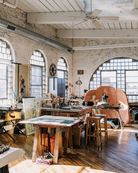 Design Love | Artist Lofts and Home Ateliers — THE NORDROOM Parisienne Apartment, Studio Room Ideas, Home Art Studios, Warehouse Apartment, Converted Warehouse, Home Atelier, Studio Apartment Design, Art Studio Space, Studio Spaces