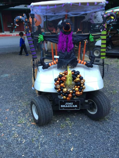 Summerween golf cart at Summer Home Park, CA Witches Ride Golf Cart, Golf Cart Trunk Or Treat Ideas, Halloween Golf Cart Decorations, Car Halloween Decorations, Halloween Golf Cart Ideas, Witch Breakfast, Halloween Golf Cart, Halloween Camping Decorations, Golf Cart Decorating Ideas