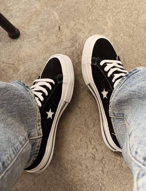 Converse One Star Aesthetic, Converse One Star Outfit, Black Shoes Aesthetic, Converse One Stars, Converse One Star Shoes, Converse One Star Black, Black And White Converse, Dr Shoes, Converse Star