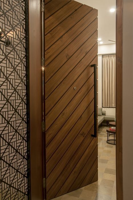 Modern Wooden Doors Modern Wooden Doors Entrance, Modern Wooden Doors Bedrooms, House Main Door Design Entrance Modern, Bedroom Door Design Wooden, Modern Main Door Design, Wood Main Door, Indian Main Door Designs, Latest Door Designs, Door Design Ideas