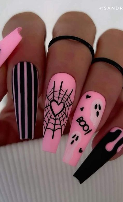 Black Halloween Nails, Holloween Nails, Halloween Acrylic Nails, Cute Halloween Nails, Spider Webs, Black Nail, Acrylic Nails Coffin Short, Halloween Nail Designs, Halloween Nail