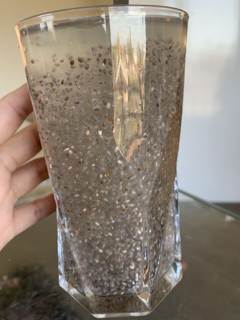 What you need to make this ☝🏽  Water             1 glass Chai seeds   1 tbsp ACV                1 tbsp Lemon            1 tbsp Chai Seed Morning Drink, Chai Water, Winter Arc, Morning Drinks, Fat Burning Drinks, Fat Burning, Healthy Living, Glass Vase, Vision Board