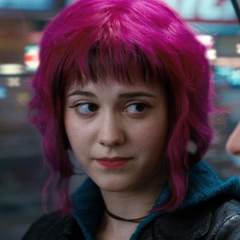 Mary Elizabeth Winstead - Ramona Flowers Ramona Flowers Movie, Ramona Flowers Hair, Ramona Scott Pilgrim, Scott Pilgrim Vs The World, Scott Pilgrim Comic, Ramona Flowers, Big Brown Eyes, Scott Pilgrim Vs. The World, Mary Elizabeth Winstead