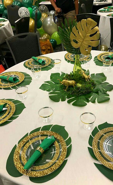 Jungle Snacks, Jungle First Birthday, Safari Centerpieces, Decoration Jungle, Table Baby Shower, Safari Baby Shower Decorations, Safari Baby Shower Boy, Jungle Thema, Lion King Baby Shower