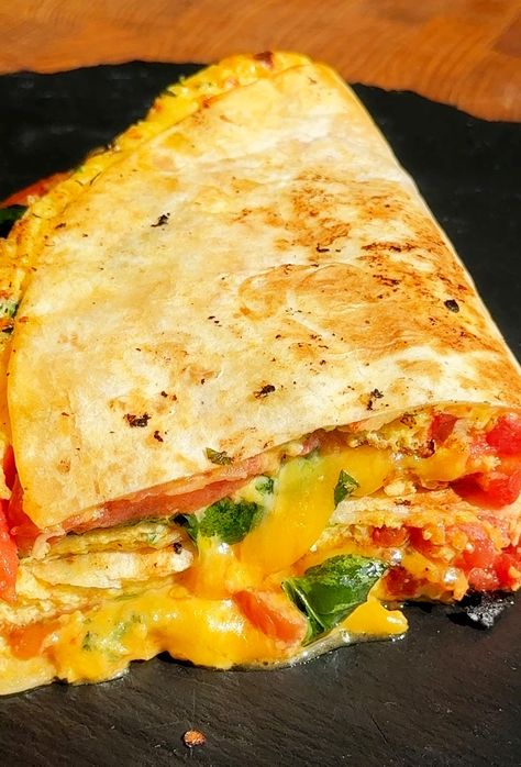 One-Pan Tomato Egg Tortilla Tortilla With Eggs, Tortilla Egg Wrap, Egg Wraps Tortilla, Tortilla Egg Breakfast, Egg Tortilla Breakfast, Breakfast Tortilla, Egg Tortilla, Tomato Egg, Tortilla Shells