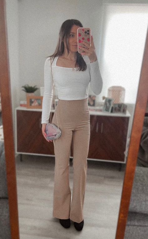 H&M flare beige pants with white long sleeve crop top and ankle booties! White Top Beige Pants Outfit, Beige Flare Pants Outfit, Flare Beige Pants, Flare Pants Outfit Fall, Simple Dinner Outfits, Ankle Booties Outfit, Beige Pants Outfit, Beige Fits, White Tops Outfit