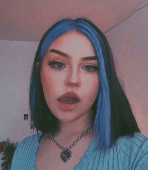 Blue Hair Streaks, E Girl Hair, Supreme Bape, Hair Color Underneath, Hair Color Streaks, Money Piece, Hair Streaks, Streetwear Grunge, E Girl