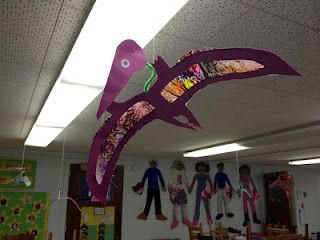 Pterodactyl made with crayon melt wings...so cute hanging from the ceiling Pterodactyl Craft, Dinosaur Week, Dinosaur Ideas, Dinosaur Lesson, Dinosaur Classroom, Dinosaur Projects, Dinosaurs Preschool, Dinosaur Activities, Dinosaur Crafts