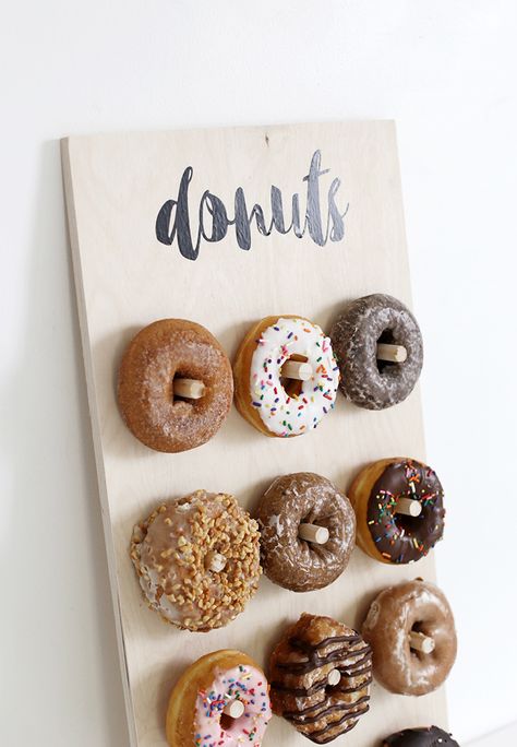 Diy Donut Wall, Gluten Free Party Food, Gluten Free Party, Diy Donut, Wedding Food Stations, Summer Food Party, Diy Donuts, Cocktail Party Food, Donut Decorations