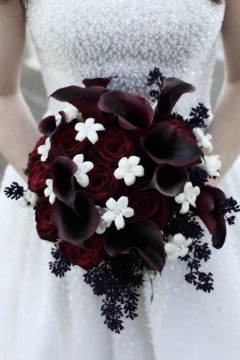 dark red and white halloween wedding bouquet / http://www.himisspuff.com/halloween-wedding-ideas/10/ Bouquets Ideas, Halloween Decor Diy, Halloween Themed Wedding, Goth Wedding, Dark Wedding, Wedding Winter, Halloween Snacks, Halloween Cupcakes, Gothic Wedding