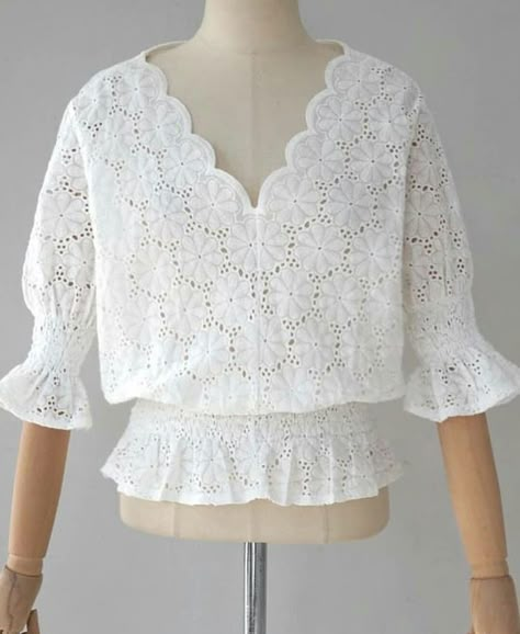 Ladies Tops Blouses, Long Kurti Designs, Women Blouses Fashion, Fancy Tops, Fashion Tops Blouse, Ruffles Fashion, Trendy Fashion Tops, Fancy Dress Design, Fancy Blouses