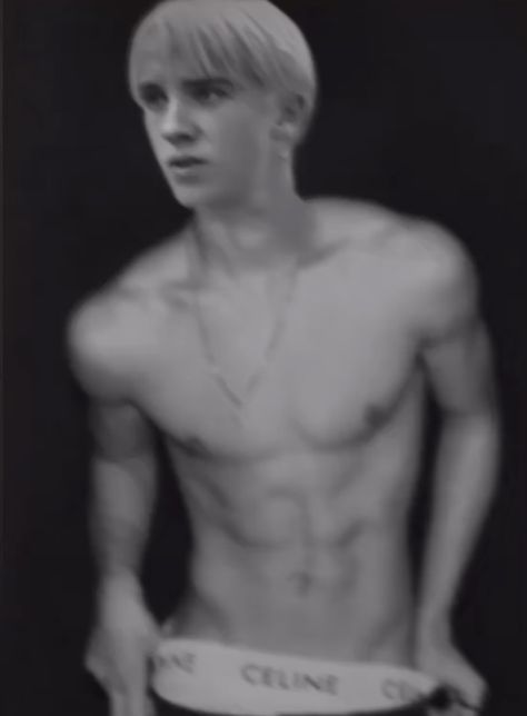 Modern Draco Malfoy, Tom Felton Shirtless, Draco Malfoy Now, Hot Draco, Draco Malfoy Quotes, Draco Malfoy Funny, Malfoy Fanart, Drako Malfoy, Stile Harry Potter