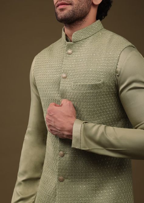 Wedding Dresses Ideas For Men, Mens Mehandi Outfit, Mehendi Outfits For Men Green, Mehendi Dress For Men, Mehndi Groom Outfit, Mehendi Outfits Men, Pista Colour Kurta For Men, Mehendi Groom Outfit, Pathani With Jacket For Men