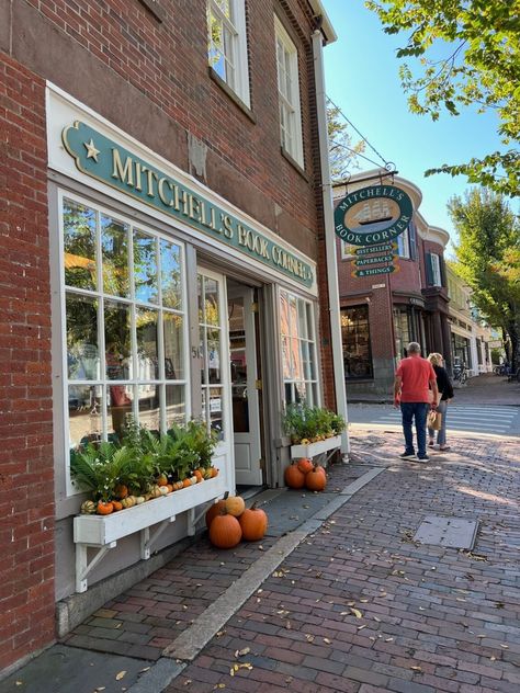 Autumn In Nantucket, Nantucket In October, Fall In Nantucket, Nantucket Outfit Fall, Nantucket In The Fall, Nantucket Winter, Nantucket Trip, Cranberry Pinwheels, Nantucket Fall