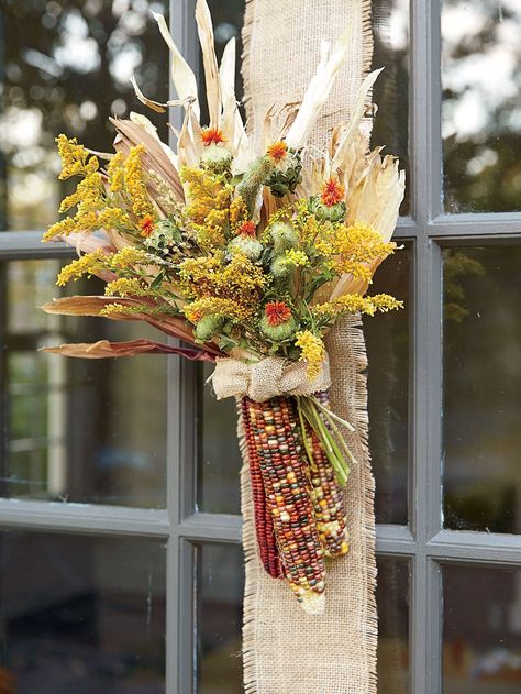 Fall Wreath Ideas, Fruits Decoration, Fall Decorating Ideas, Pumpkin Display, Pumpkin Topiary, Indian Corn, Rustic Background, Fall Door Decorations, Seasonal Displays