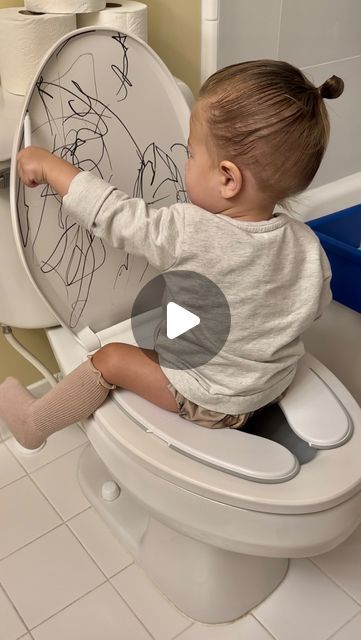 George & Deborah & Nelio on Instagram: "Mom Hack: Potty Training Tip - have your kid sitting backwards on the toilet and give them an dry erase marker to draw on the lid 🙌🏽

This makes Potty Training so much easier for you and more fun for them 👶🏼 our little one can easily spend 30min like this 😂

Mom hack | mom tip | toddler hack | toddler tip | potty training tip | potty training | toddler mom | first time mom 

#momhacks #momtips #toddlerhack #toddlertips #toddlermom #pottytraining #pottytrainingtips #pottytrainingboys" Potty Training Methods, Toddler Hacks, Exhausted Mom, Potty Training Boys, Toddler Potty Training, Infant Potty Training, Instagram Mom, Potty Training Tips, Delivering A Baby