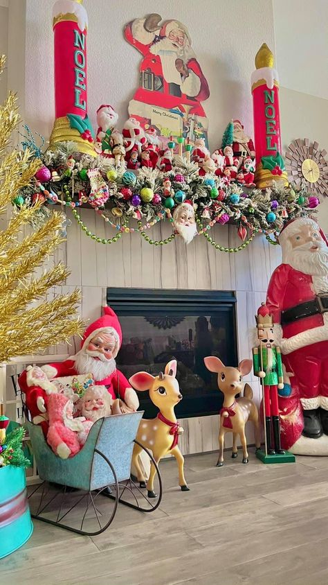 Vintage Christmas Kitsch, Christmas In The 60s, Vintage Holiday Decor 1950s Christmas, Glitter Christmas Decor, Kitsch Christmas Decor, Retro Christmas Decor Ideas, Kitchy Christmas Decor, Retro Christmas Mantle, Christmas Decorating Ideas 2023