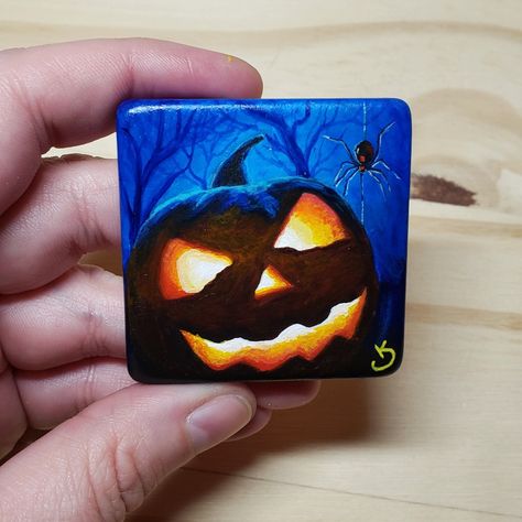 Halloween Painting Acrylic, Tiny Halloween Paintings, Halloween Mini Canvas Paintings, Mini Halloween Paintings, Funny Pet Memes, Hay Bale Art, Halloween Canvas Paintings, Halloween Canvas Art, Famous Characters