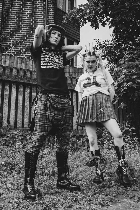 Irish Punk Style, 80s Punk Photography, Uk Punk Fashion, British 2000s Aesthetic, 80s British Punk, Punk Beret, Punk Uniform, British Punk Fashion, Punk Shoot