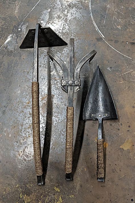 Garden Tools - If you found what you desire, it's very important that you act immediately - Visit For More! Garden Tools Diy, Forging Tools, Blacksmith Tools, Blacksmith Projects, Forging Metal, Garden Store, Garden Hand Tools, Iron Work, Old Tools