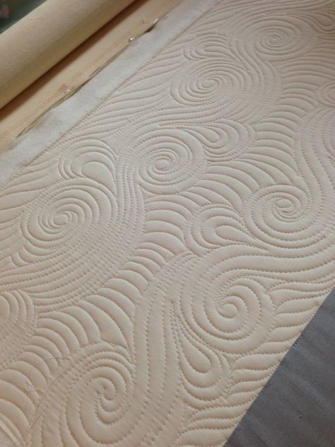 Swirl waves fill FMQ: Quilting is my Therapy Anchor Quilt, Free Motion Quilting Designs, Fmq Designs, Angela Walters, Hand Quilting Designs, Quilting Stitches, Quilting Motifs, Free Motion Designs, Free Motion Quilting Patterns