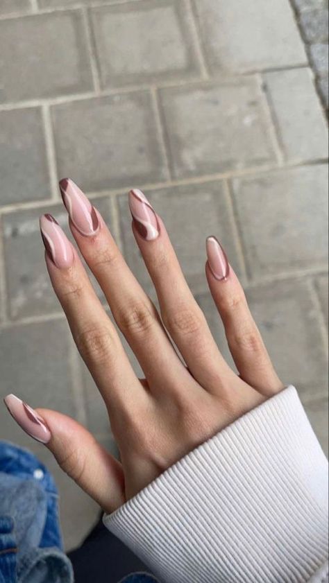 Almond Nails October, Nail Designs 2023 Trends, Fall Trendy Nails, Nails September, September Nails, Fall Nail Trends, Fall Gel Nails, October Nails, Classy Acrylic Nails