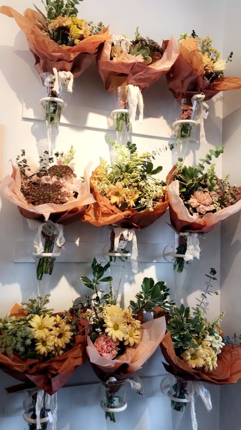 Small Floral Shop Ideas, Flower Coffee Shop Aesthetic, Flower Shop Bouquets, Floral Cafe Coffee Shop, Coffee Shop With Flowers, Floral And Coffee Shop, Diy Coffee Shop Decor, Flower And Coffee Shop Ideas, Flower Coffee Shop Design