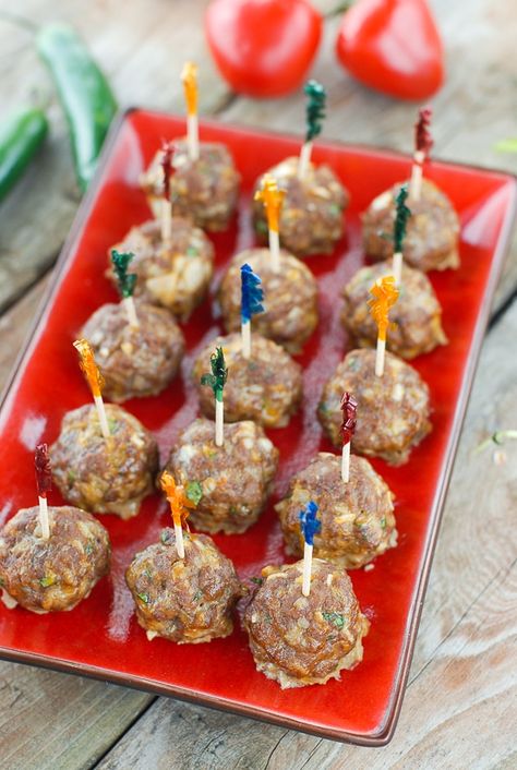 Mini Taco Meatballs {appetizer} Taco Meatballs, Meatballs Appetizer, Mini Taco, Mini Tacos, Appetizer Meatballs, Football Food, Think Food, Party Food Appetizers, Game Day Food