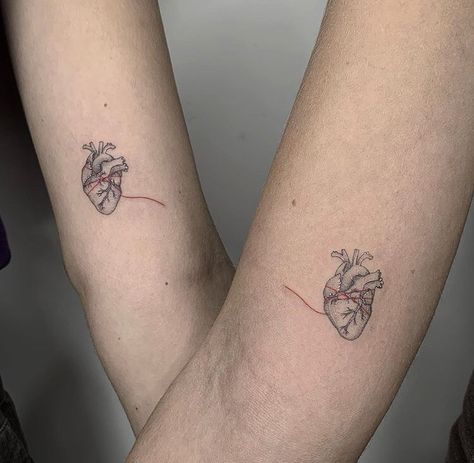 Heart Tattoo Family, Cat Face Tattoos, Matching Bff Tattoos, Tattoo Family, Bff Tattoos, Matching Couple Tattoos, Matching Tattoos, Couple Tattoos, Mini Tattoos