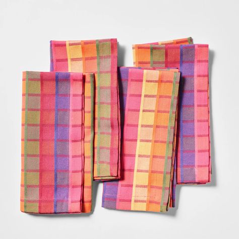 Bring timeless appeal to your kitchen with our set of vibrant plaid napkins. Made from durable cotton fabric, these napkins are highly absorbent and easy to clean, making them great for year-round use. Scalloped Table, Plaid Napkins, Modern Plaid, Summer Centerpieces, Mohair Throw, Diy Napkins, Colorful Space, Table Modern, Cute Room Decor