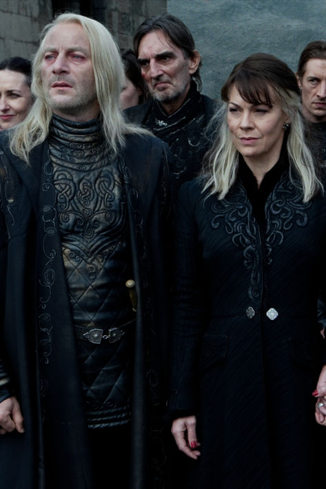 Lucius Malfoy and Narcissa Malfoy in Harry Potter and the Deathly Hallows - Part Two. For more Wizarding World content, check out our Official Harry Potter board. Narcissa Malfoy, Malfoy Family, Deathly Hallows Part 2, Jason Isaacs, Lucius Malfoy, Harry Potter Cast, Daniel Radcliffe, Tom Felton, Harry Potter Universal