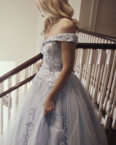 Lizzie Saltzman Outfits, Lizzie Saltzman Aesthetic, Lizzie Saltzman, Apple White, Charli D Amelio, Character Aesthetic, Perfect Dress, Aesthetic Pictures, Tulle Skirt