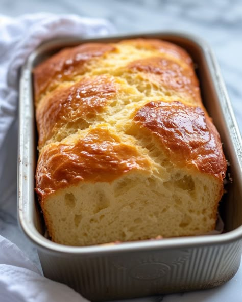 Wow, I had no idea you could make bread with just 2 ingredients! Protein Bread Recipe, Brioche Loaf, Bread Alternatives, Protein Bread, Make Bread, Cottage Cheese Recipes, Cheese Bread, Keto Bread, Bread Recipes Homemade